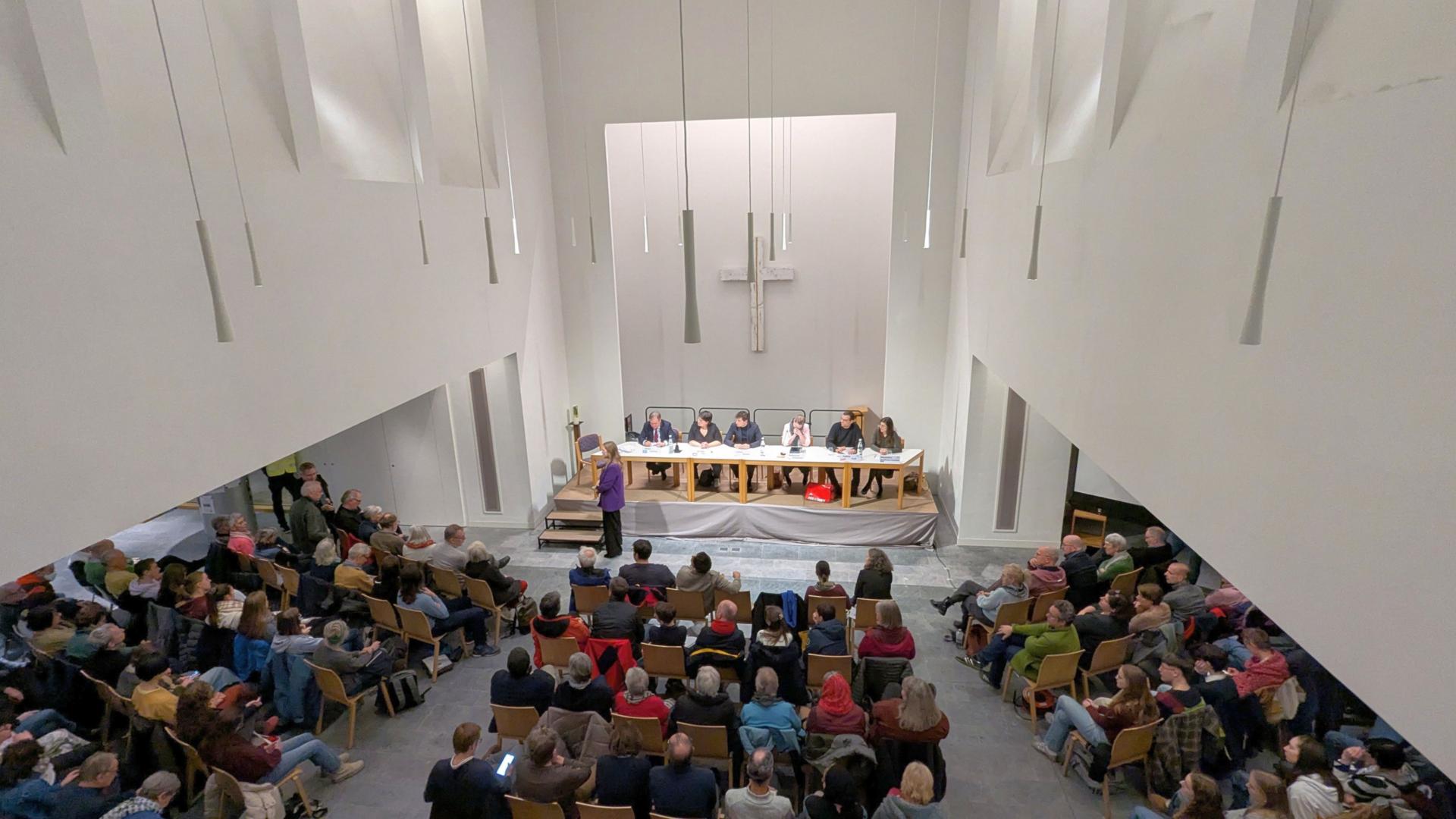 Politische Podiumsdiskussion in der Genezareth-Kirche im Aachener Westen