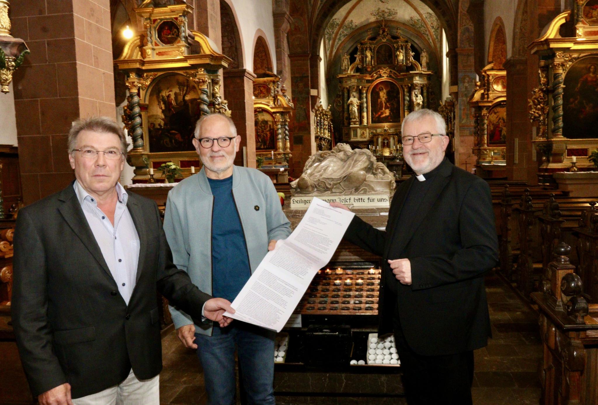 Das Regionalteam Eifel, bestehend aus Regionalvikar Pater Wieslaw Kaczor SDS, Pastoralreferent Georg Nilles und Erich Dederichs (v.r.), sieht große pastorale Chancen im Veränderungsprozess und schickt einen offenen Brief nach Rom.