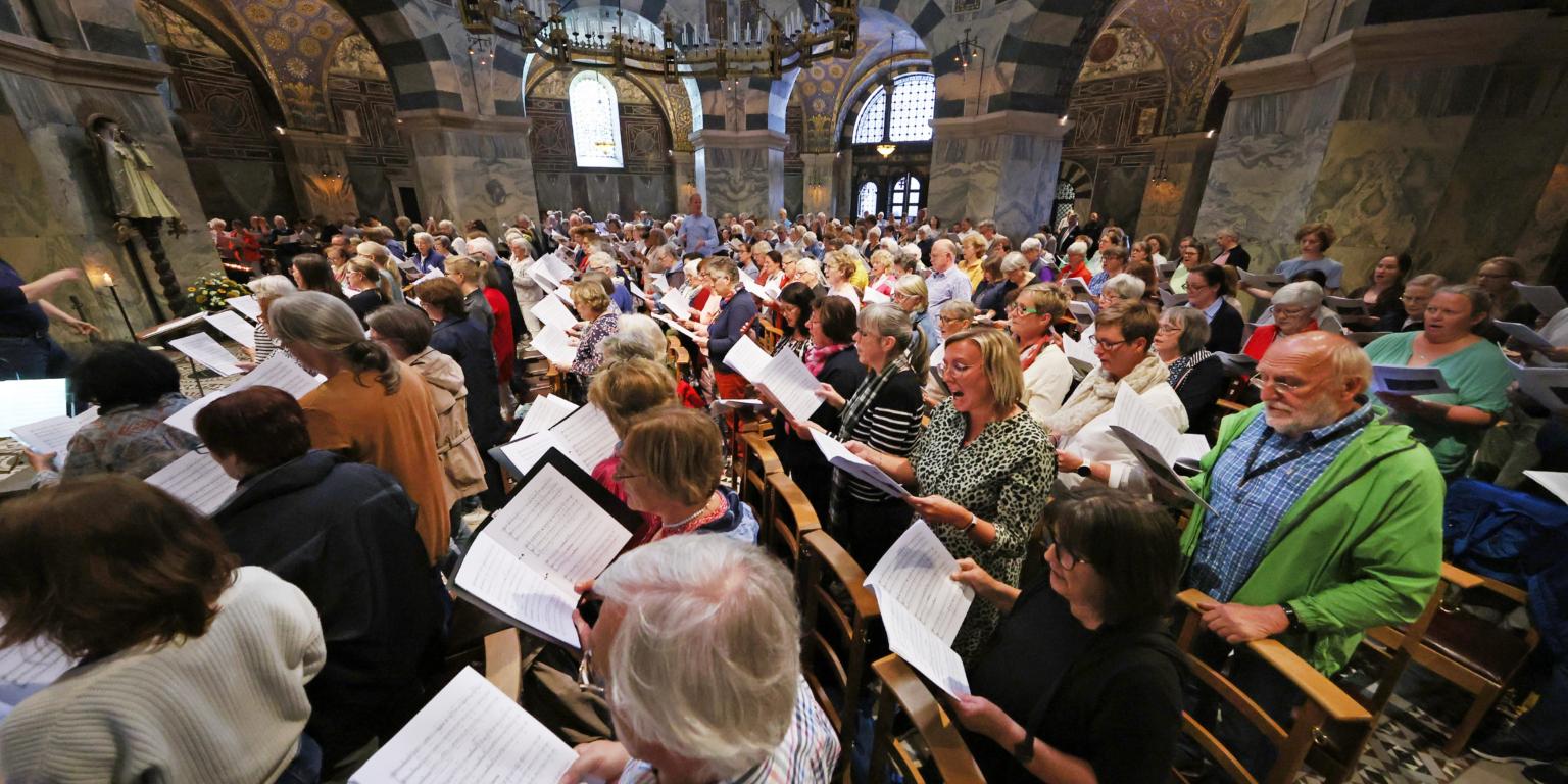 Der Kirchenchortag fand seinen Abschluss beim Gottesdienst im Aachener Dom. (c) Bistum Aachen /Andreas Steindl