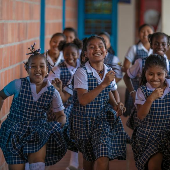 Die Schülerinnen aus dem CASA-HOGAR-Wohnheim Niña María im Colegio Diocesano.