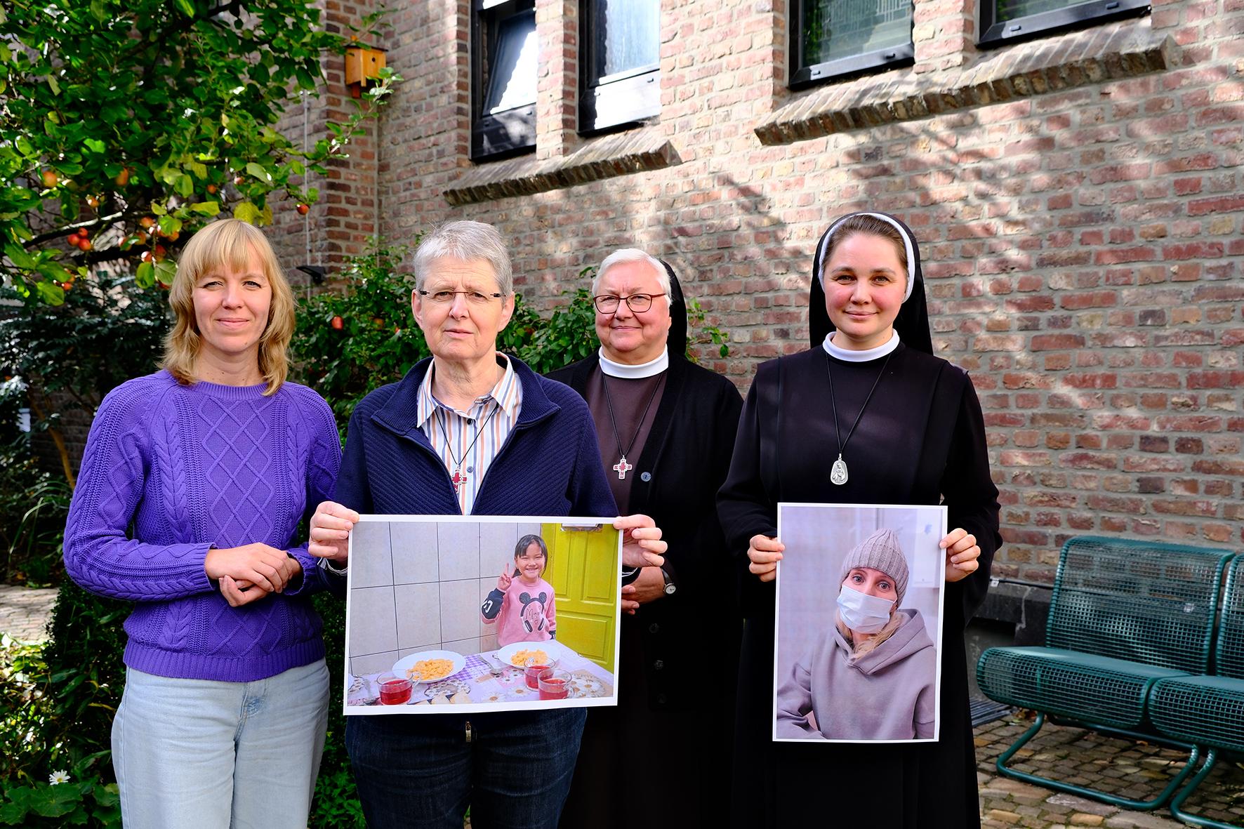 Natlaja Sokolova, Schwester Maria Ursula, Schwester M. Martha und Schwester Daria (von links nach rechts.)