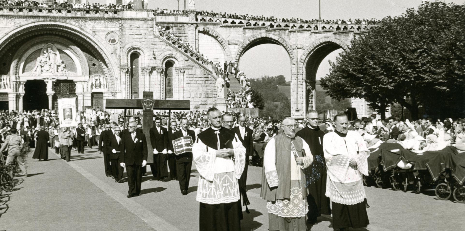 1959 Friedenskreuz in Lourdes