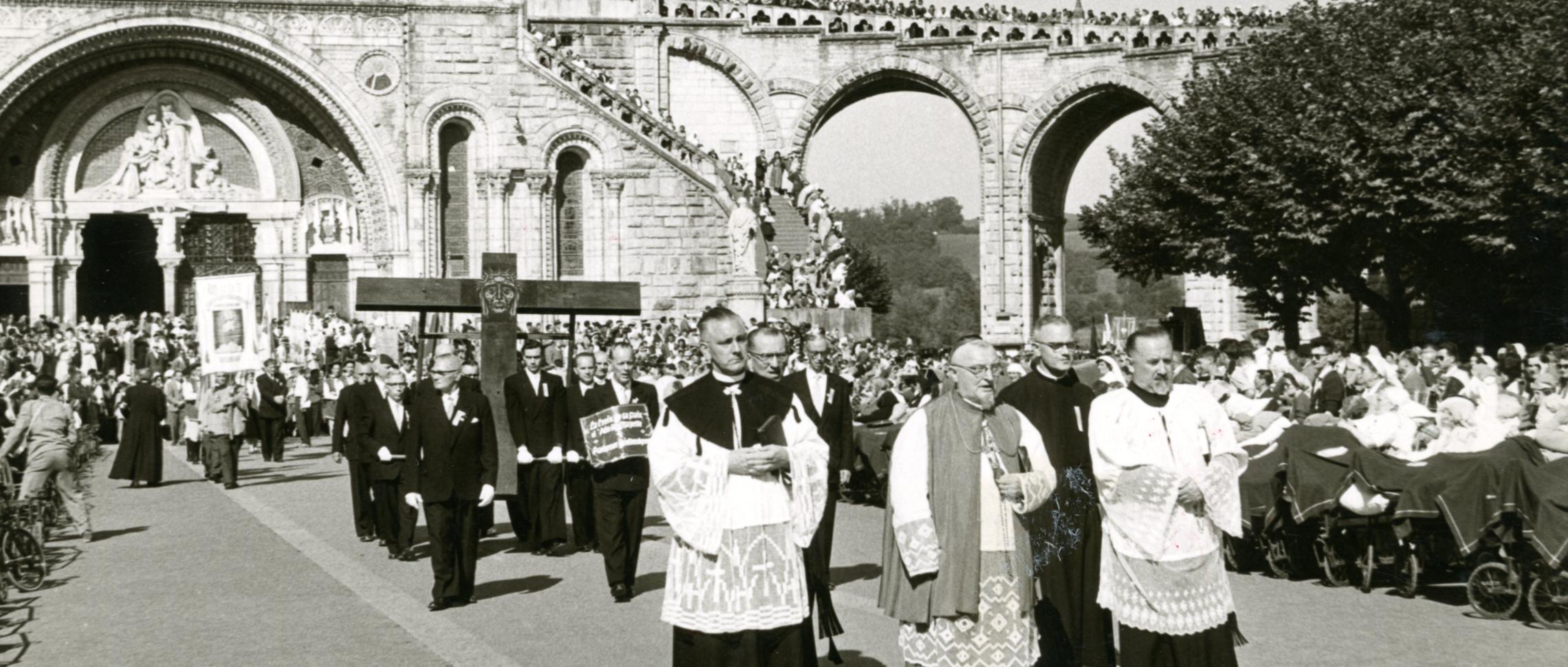 1959 Friedenskreuz in Lourdes