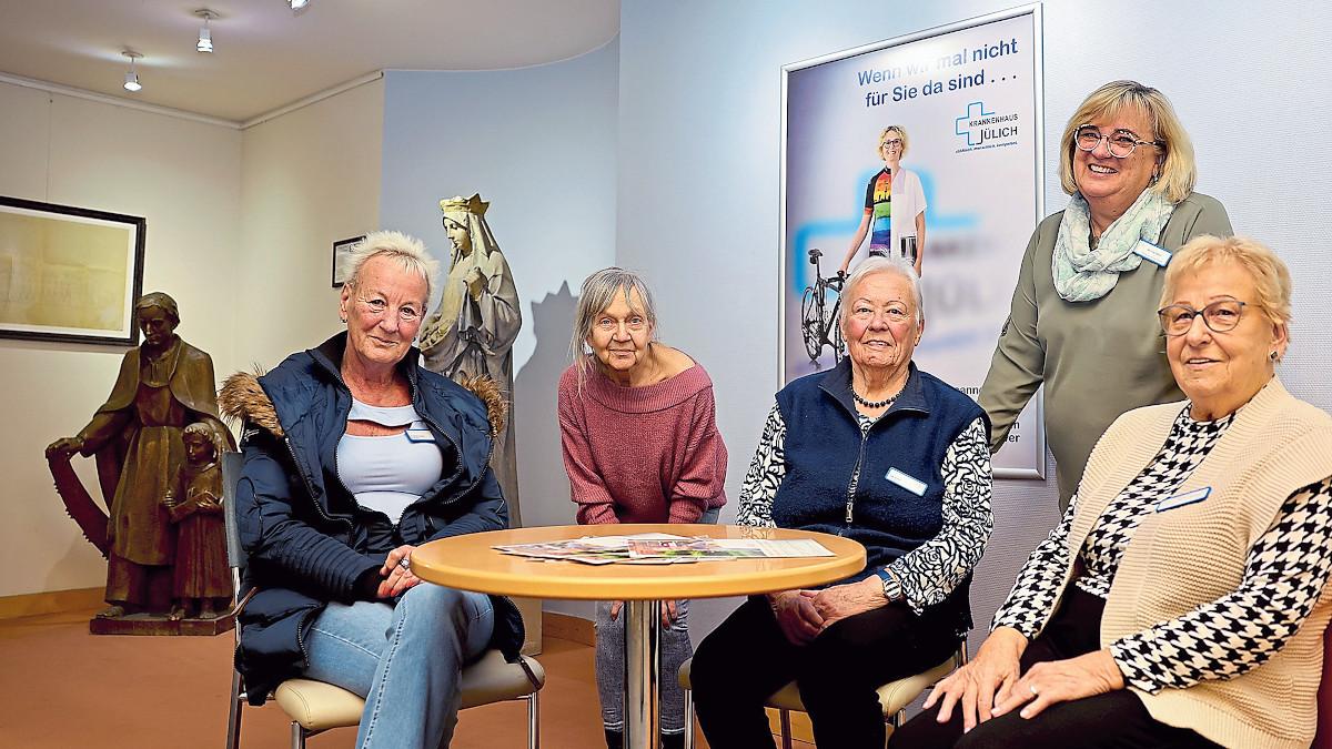 Das Team: (von links) Angelika Wutke, Monika Nießen, Inge Willms, Bettina Speen und Agnes  Simon.