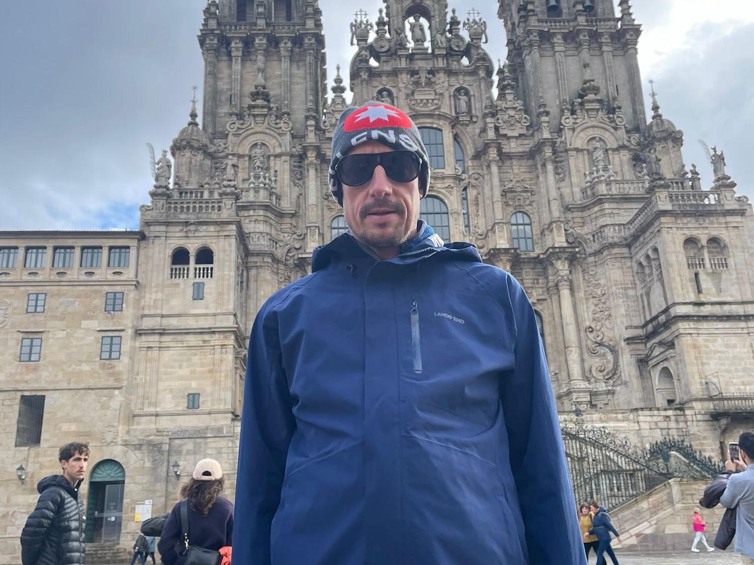 Am Ziel: Uwe Ortmanns vor der Kathedrale in Santiago de Compostela. 300 Kilometer haben er und sein Begleiter Jochen Kamps in zwei Wochen zurückgelegt.