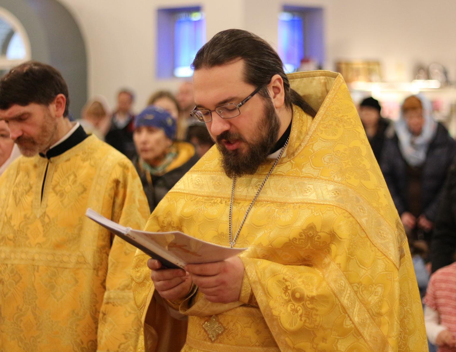 Eine Weitlaufige Gemeinde Kath Kirche In Der Region Krefeld